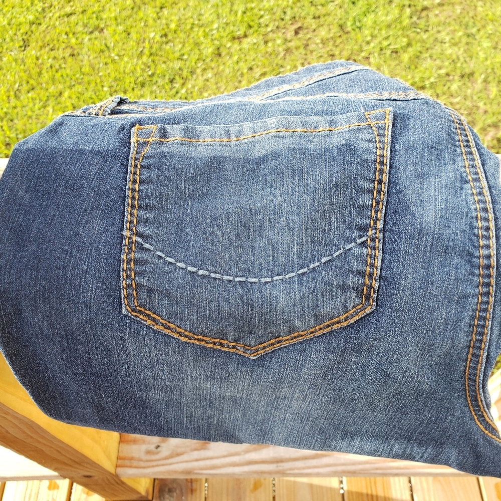 Torrid size 18 boot cut jeans 🤩🤩